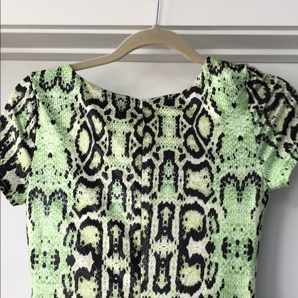 Superdown lime green snakeskin print mini dress - Picture 5 of 5